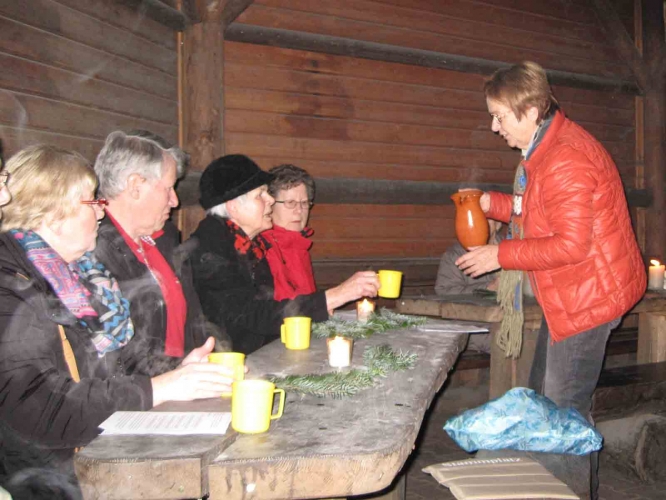 image 10-waldweihnacht-getraenkeausschank__20-12-2015-jpg