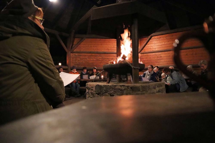image 03-waldweihnacht-feuer__22-12-2019-jpg