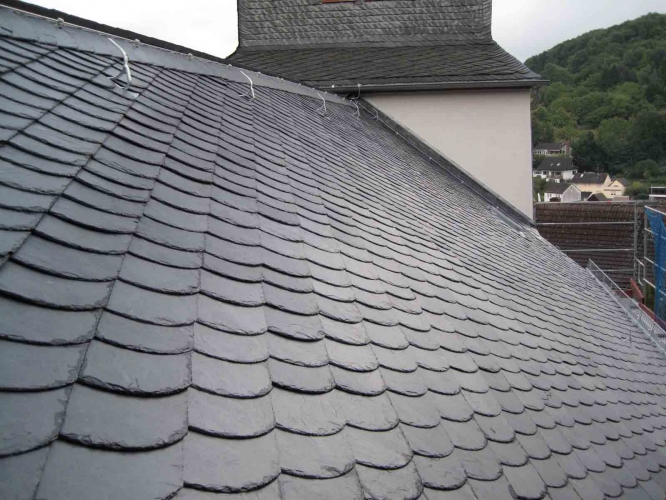 image 43-dacheindeckung-blitzschutz-suedseite__02-09-2015-jpg